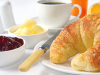 Рогалики из слоеного теста с апельсиновой начинкой