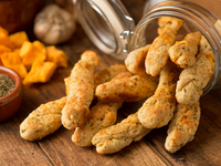 Сырные палочки из слоеного теста