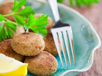 Рыбные котлеты в панировке из манной крупы