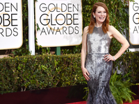 Золотой глобус 2015: 54-летняя Джулиана Мур блистала в смелом платье