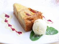 Яблочный пирог со сметанной заливкой: Три вкусные идеи