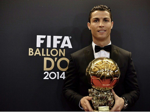 Криштиану Роналду расстался с Ириной Шейк из-за мамы