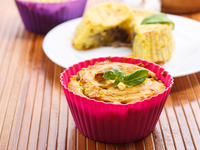 Порционные омлеты с ветчиной и овощами