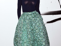 Модный конфуз: Дженнифер Лопес вышла в свет в прозрачной кофте