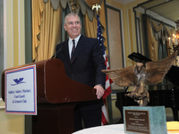 Герцога Йоркского обвиняют в связи с несовершеннолетней