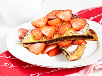 Рецепты на День Валентина: Тосты с клубникой и шоколадом