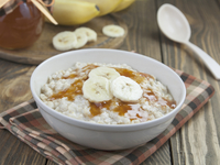 Овсяная каша с бананами: Три идеи для завтрака