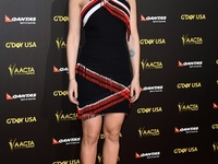 Тренды от звезд: Скарлетт Йоханссон в коротком платье с бахромой