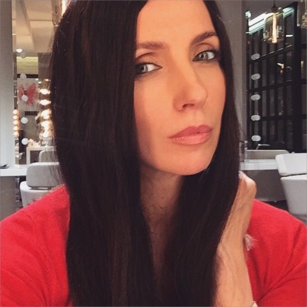 Светлана Бондарчук перекрасилась в брюнетку