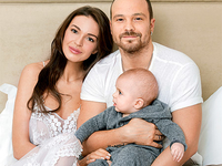 Алексей Чадов снялся в трогательной семейной фотосессии