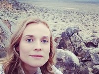 38-летняя Диана Крюгер показала лицо без макияжа