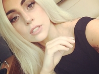 Lady GaGa рассказала о помолвочном кольце