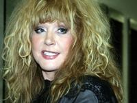 Алла Пугачева презентовала свою новую песню про войну