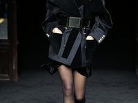 Показ Balmain: Сестра Кардашян и ангелы Victoria’s Secret вышли на подиум