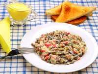 Салат из крабовых палочек и морской капусты