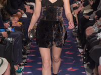 Модный дебют: Младшая сестра Кейт Мосс вышла на подиум Недели моды