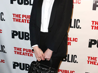 Look дня: Энн Хэтэуэй