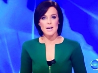 Одежда телеведущей с вырезом в форме пениса стала хитом в Сети