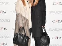 Look дня: Мэри-Кейт и Эшли Олсен