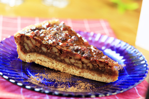 Как приготовить ореховый пирог (видео)