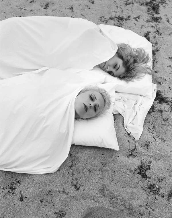 Pussy Riot снялись в фотосессии для модного глянца