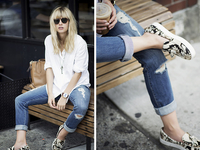 Рваные джинсы: ТОП-17 весенних идей на каждый день