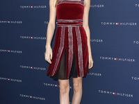 Fashion-конфуз: Модель подвело дизайнерское платье