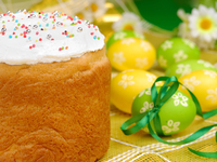 Пасхальный кулич с изюмом и миндалем