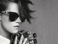 Модные очки 2015: Кристен Стюарт продемонстрировала актуальные модели