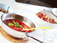 Быстрый томатный соус по рецепту Джейми Оливера