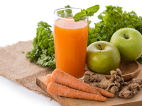 Весенние коктейли для очищения организма: Три вкусные идеи