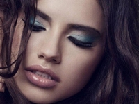 Будь в тренде: Синие тени в ежедневном макияже