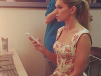 Вера Брежнева приехала на съемку в платье от российского дизайнера