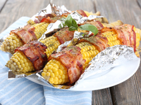 Рецепты для пикника: Кукуруза в беконе