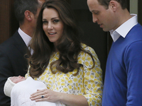 Кейт Миддлтон и принц Уильям зарегистрировали рождение дочки