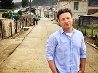 Джейми Оливер посвятил принцессе Шарлотте рецепт торта