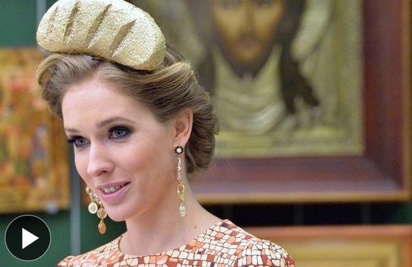 Осадчая с золотым "батоном" стала звездой американского издания