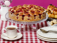 Как приготовить пирог с ягодами и миндалем