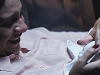 Слепая женщина впервые "увидела" своего будущего малыша