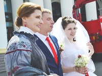 Марина Порошенко лично поздравила пару молодоженов со свадьбой