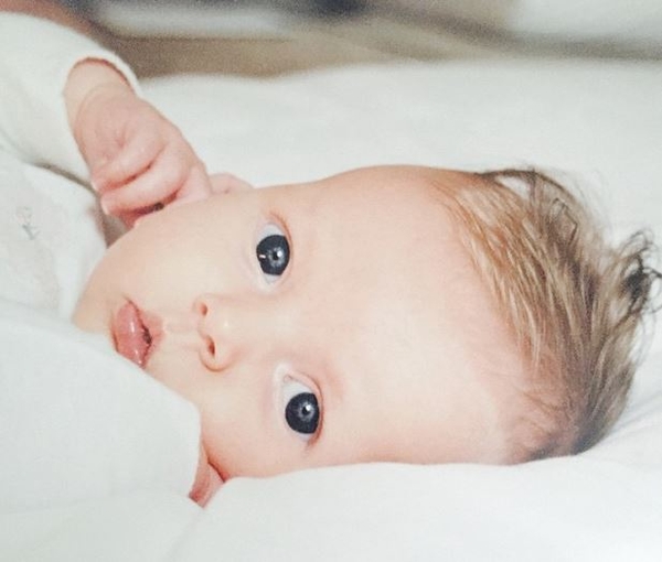 Гвинет Пэлтроу показала архивное фото дочери