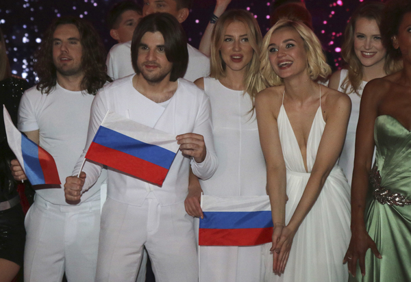 Полина Гагарина расплакалась после выхода в финал Евровидения 2015