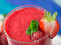 Смузи из клубники и малины