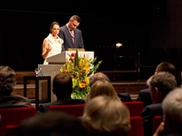 Жена Виталия Кличко "взорвала" немецкую публику украинской песней