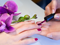 Хочешь забеременеть – откажись от лаков для ногтей