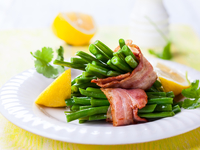 Зеленая стручковая фасоль в беконе