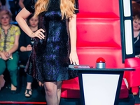 Тина Кароль похвасталась платьем от Louis Vuitton в эфире Голосу країни