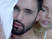 Козловский в новом клипе сыграл чувства с соблазнительной блондинкой