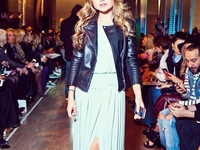 Стильный выход: 15-летняя Стефания Маликова посетила модный показ