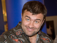 Российский актер Михаил Пореченков стал дедушкой